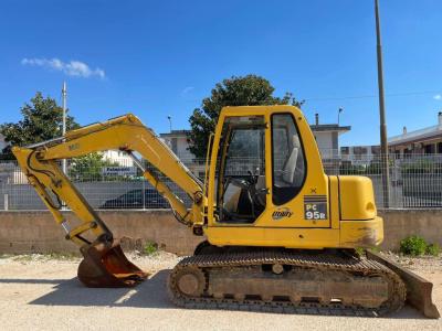 Komatsu PC95R Photo 1
