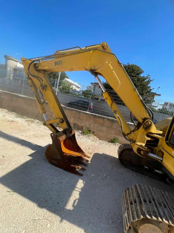 Komatsu PC95R Photo 3