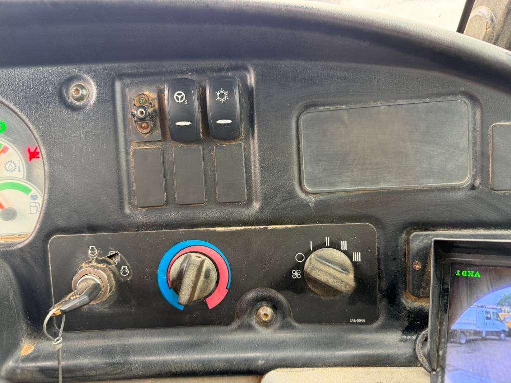 Caterpillar 725 - Body Heating / Backup Camera Photo 11