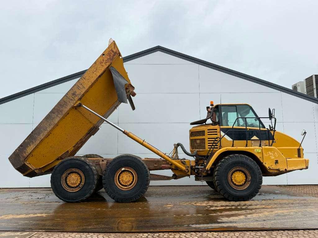Caterpillar 725 - Body Heating / Backup Camera Photo 18