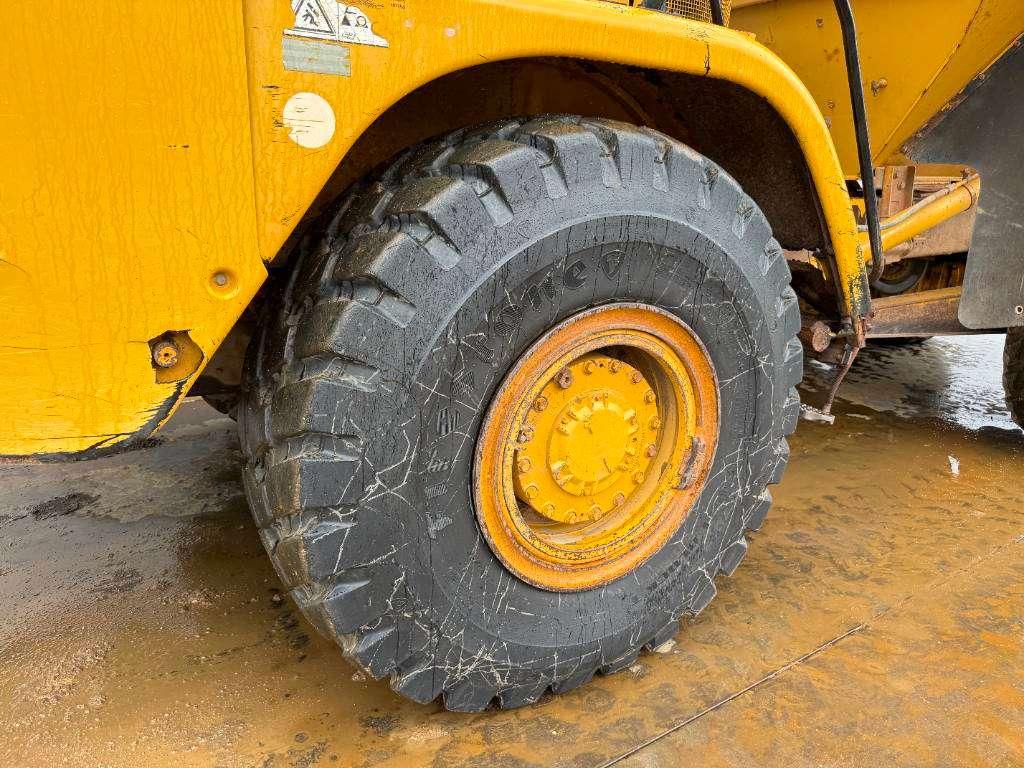 Caterpillar 725 - Body Heating / Backup Camera Photo 26