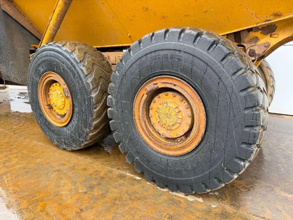 Caterpillar 725 - Body Heating / Backup Camera Photo 27