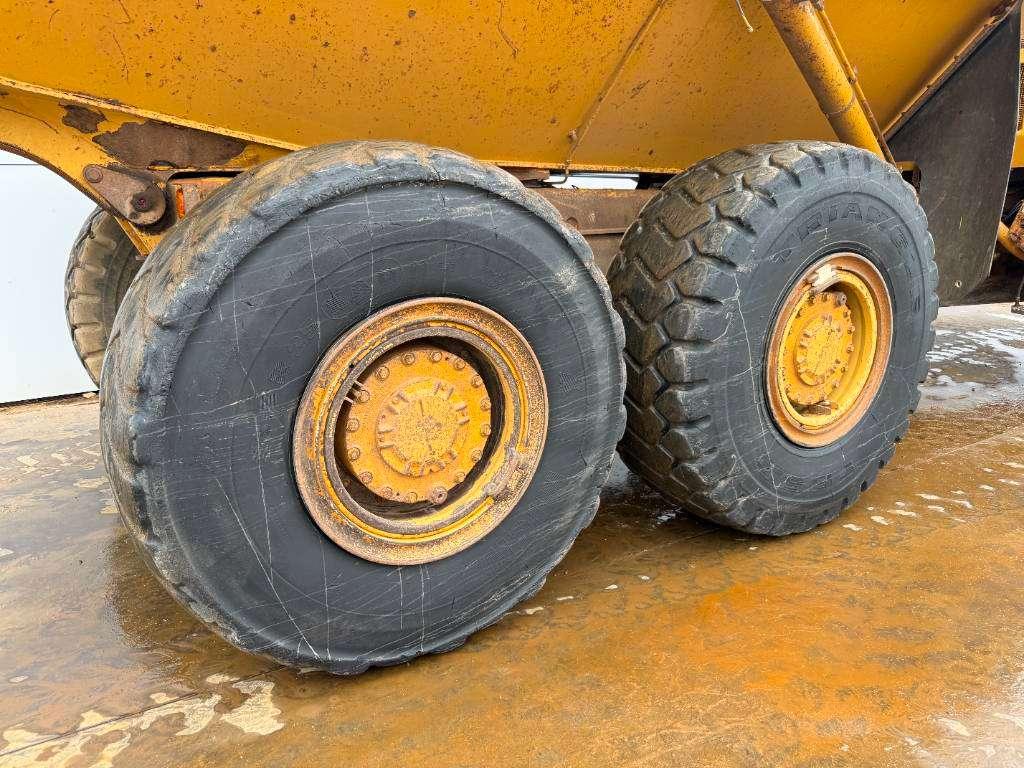 Caterpillar 725 - Body Heating / Backup Camera Photo 28
