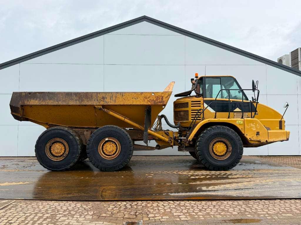 Caterpillar 725 - Body Heating / Backup Camera Photo 6
