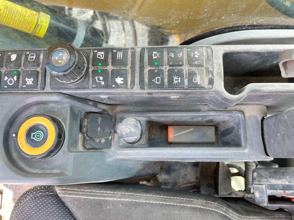 Caterpillar MH3024 - Automatic Greasing / Tilting Cab Photo 12
