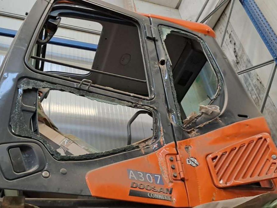 Doosan Cabine pour Doosan DX235NLC-5 Photo 1