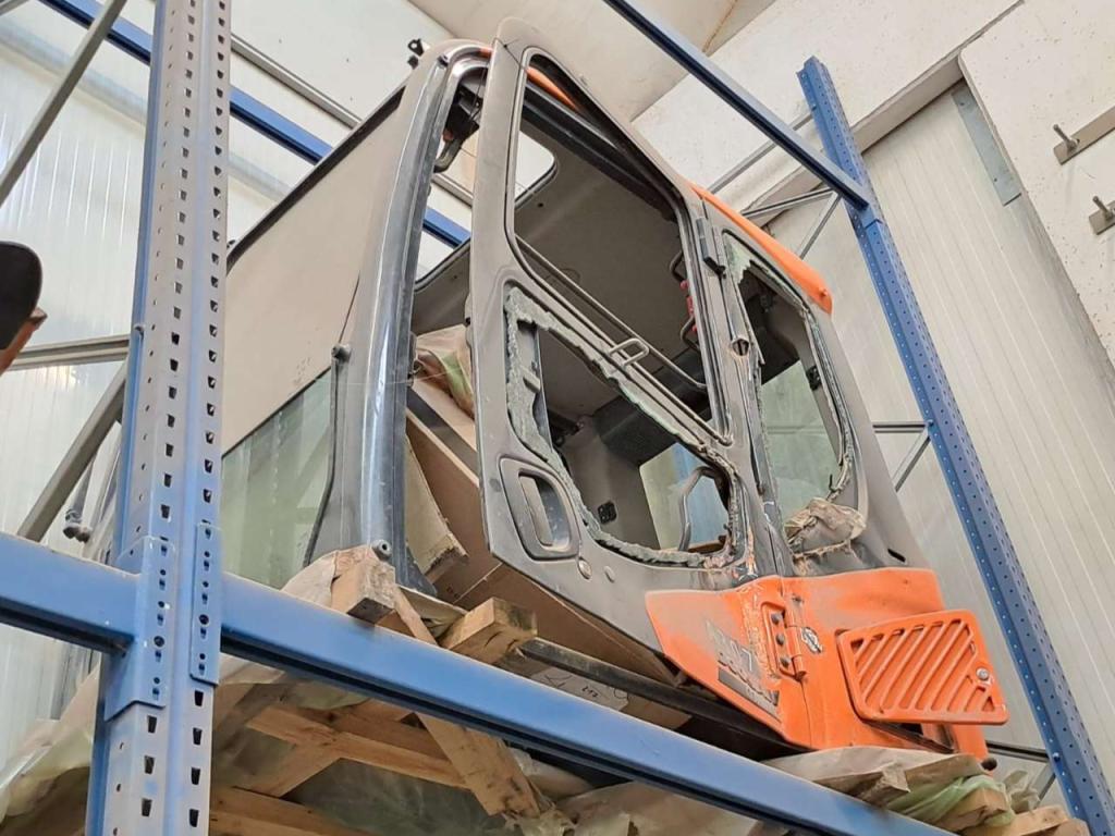 Doosan Cabine pour Doosan DX235NLC-5 Photo 4