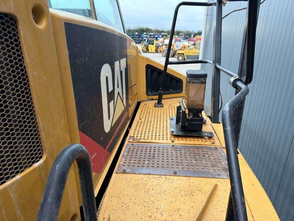 Caterpillar 740B Photo 24