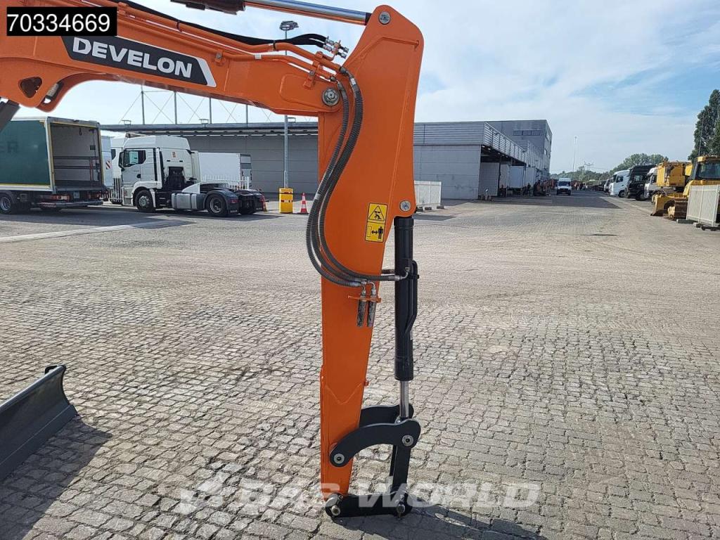 Develon DX55 R-7 A/C Photo 11