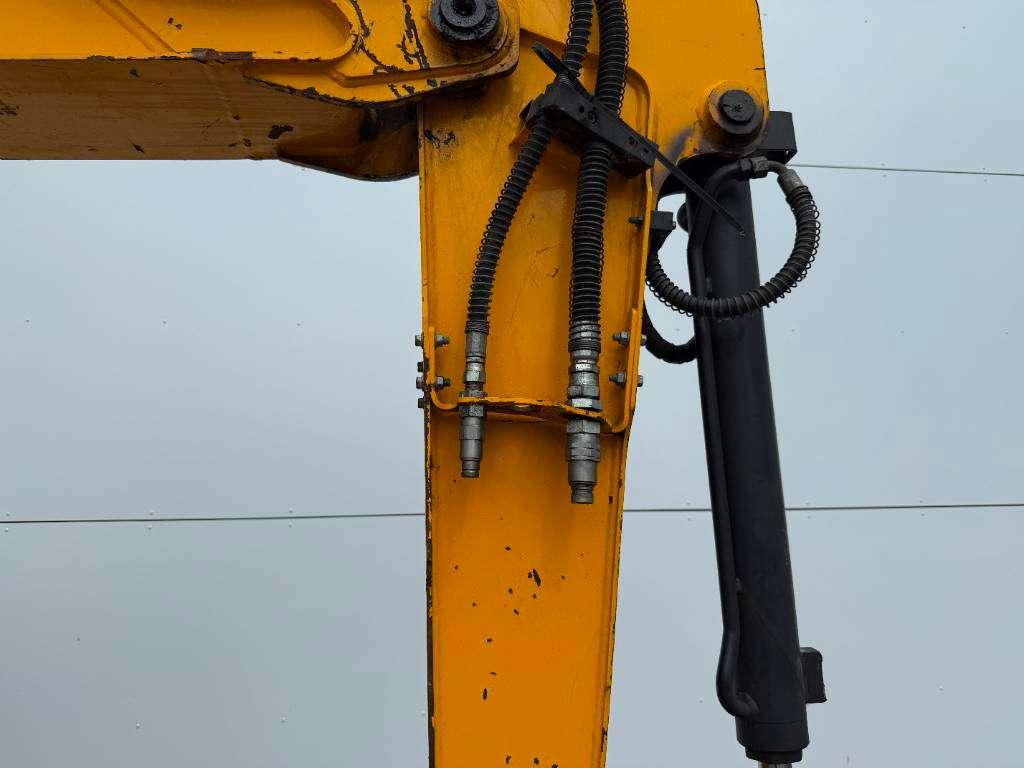 JCB 48Z-1 - Hammer Lines / Quick Coupler Photo 18