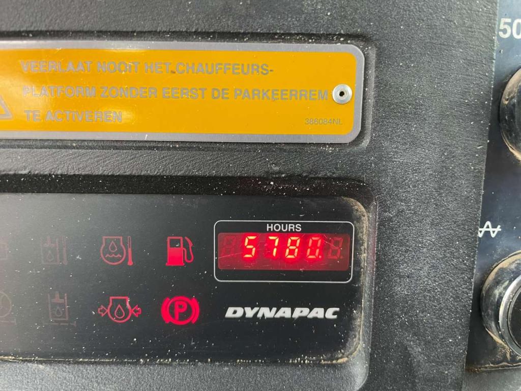 Dynapac CA302D Photo 19