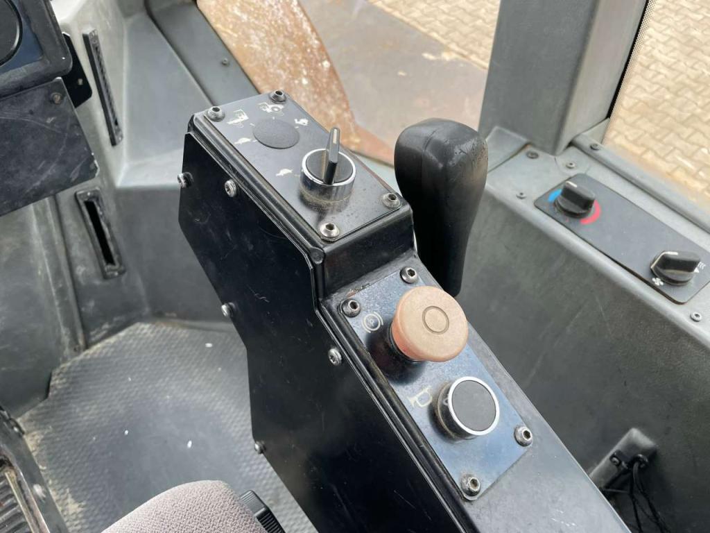 Dynapac CA302D Photo 22