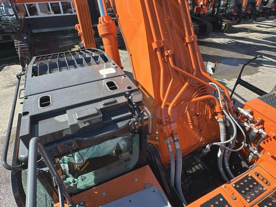Hitachi ZX690LCH-7 Photo 11