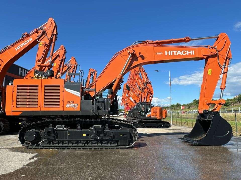 Hitachi ZX690LCH-7 Photo 20