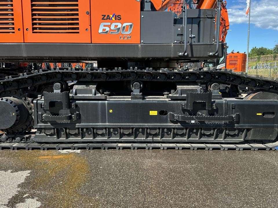Hitachi ZX690LCH-7 Photo 4