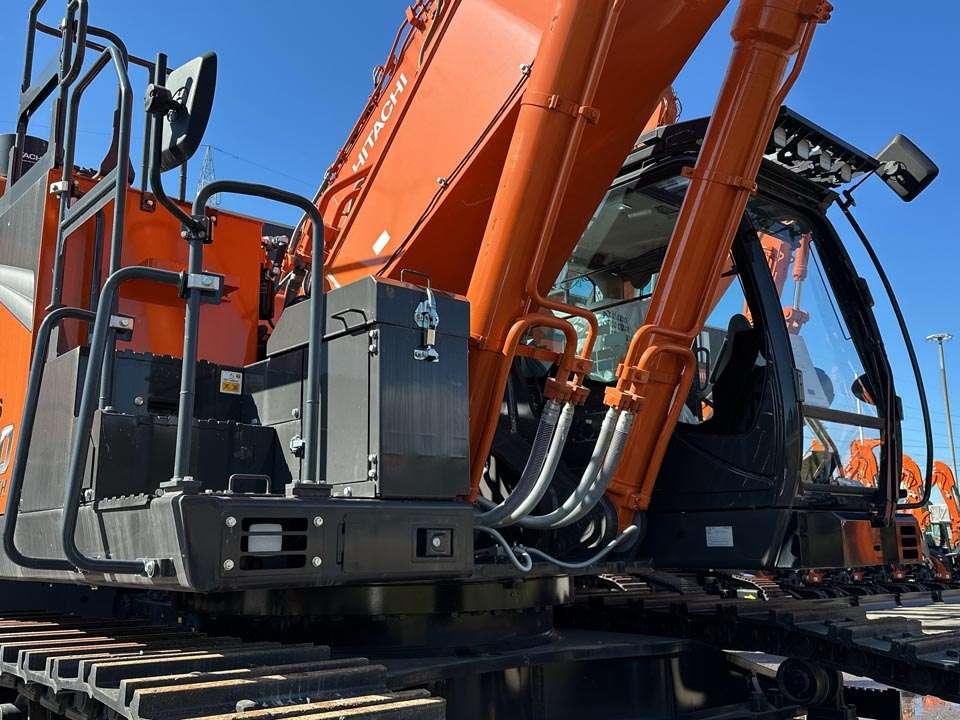 Hitachi ZX690LCH-7 Photo 6