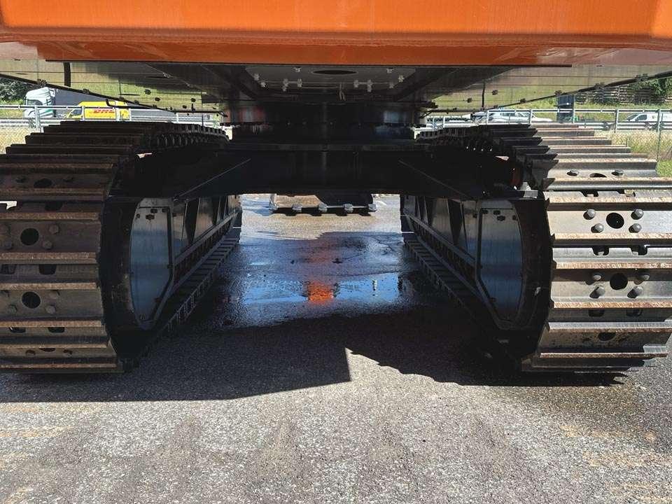 Hitachi ZX690LCH-7 Photo 9