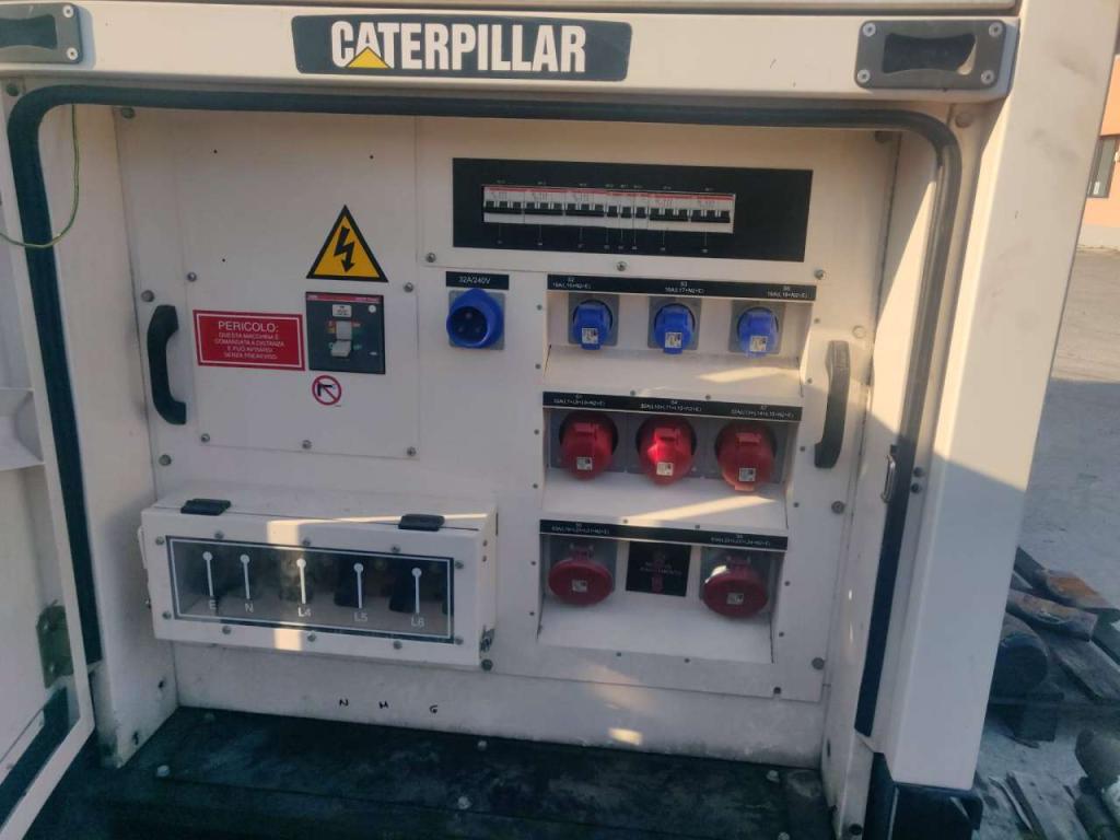 Caterpillar 200 kVA Photo 6
