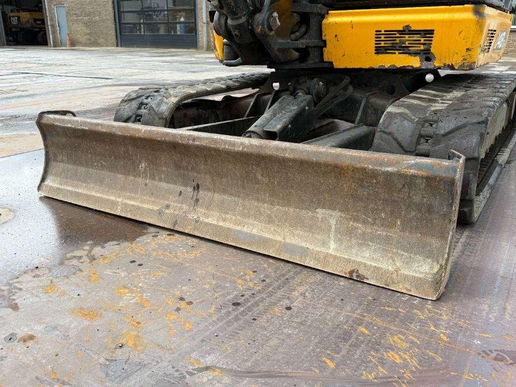 JCB 48Z-1 - Hammer Lines / Quick Coupler Photo 16