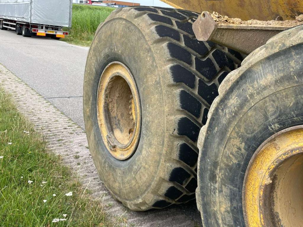 Komatsu HM300 Photo 15