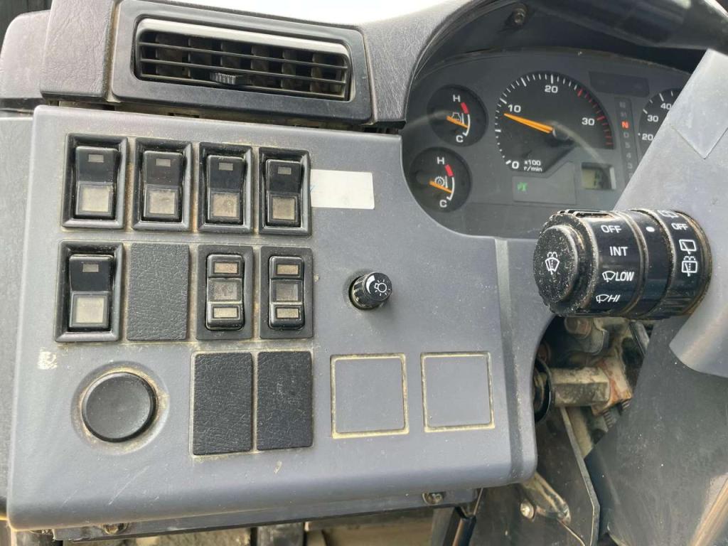 Komatsu HM300 Photo 19
