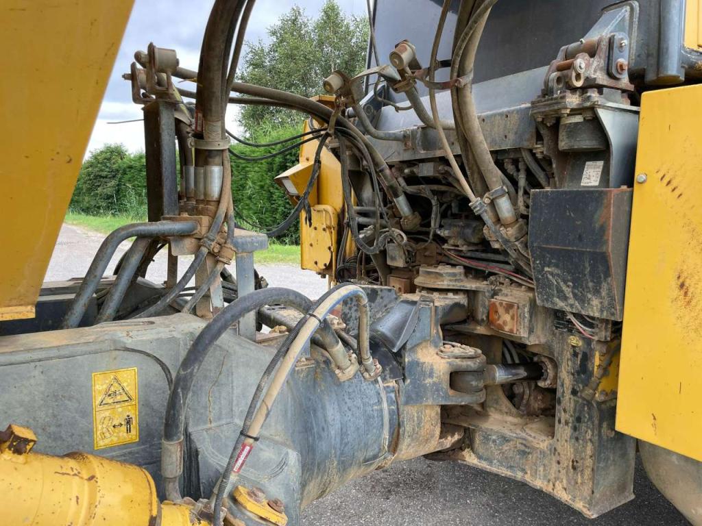 Komatsu HM300 Photo 22