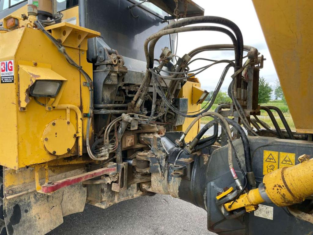 Komatsu HM300 Photo 23