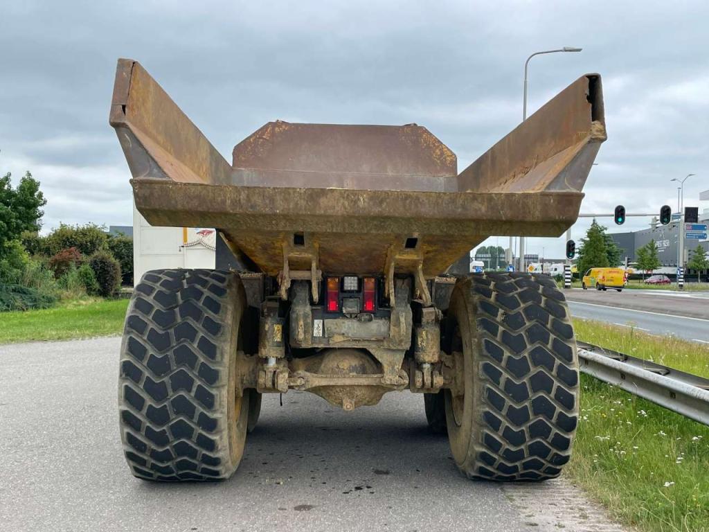 Komatsu HM300 Photo 4