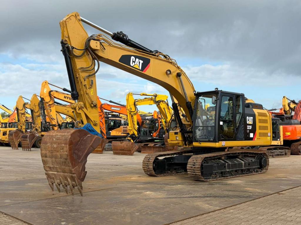 Caterpillar 323FLN Photo 2