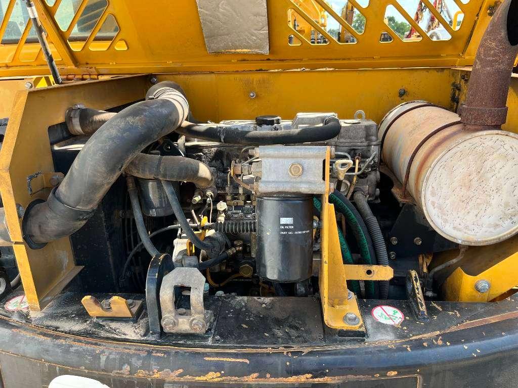 Caterpillar 307C - Blade / Quick Coupler / Climate Control Photo 25