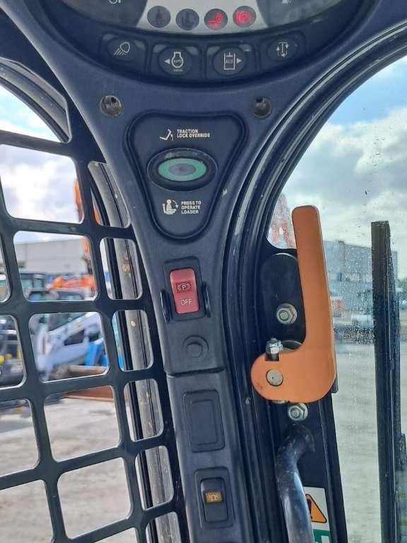 Bobcat T450J Photo 12