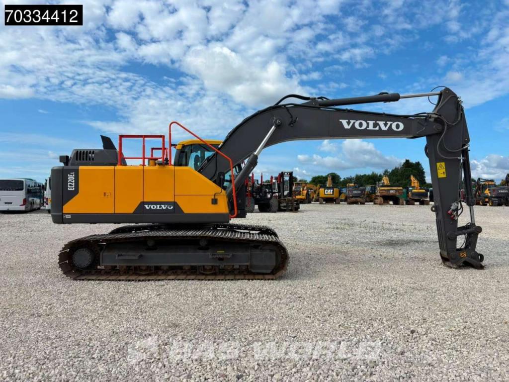 Volvo EC220 E L Photo 3