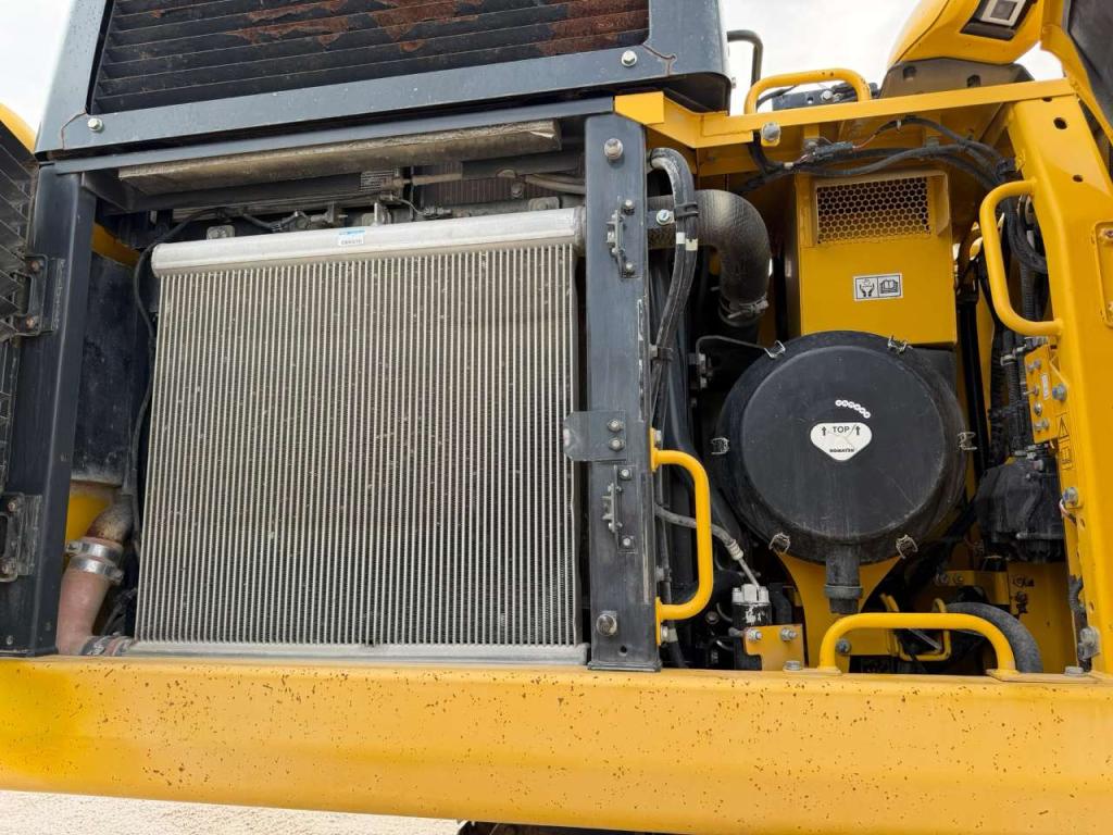 Komatsu PC490LC-11E0 Photo 20