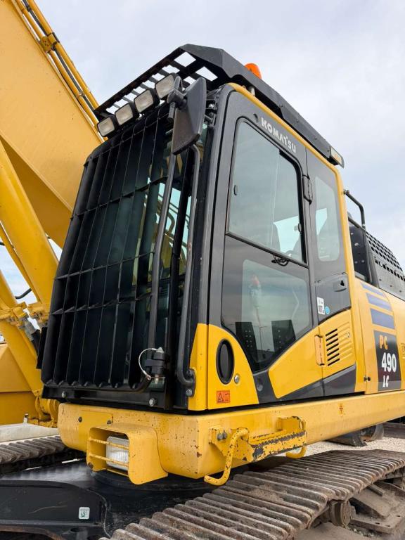 Komatsu PC490LC-11E0 Photo 6