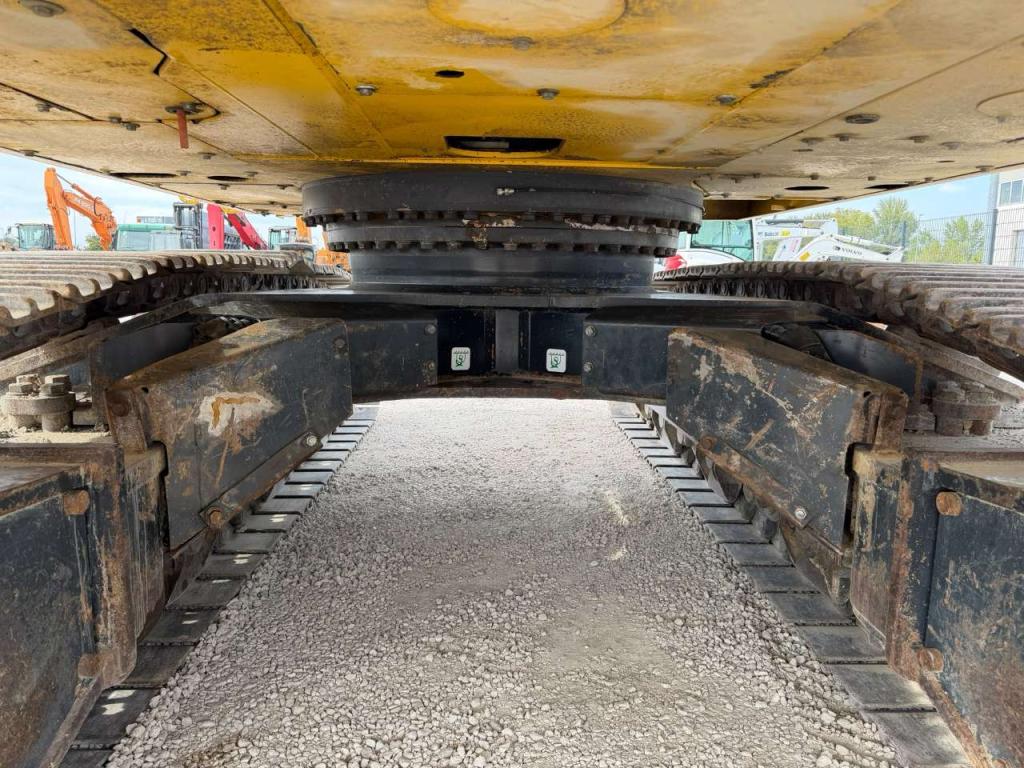 Komatsu PC490LC-11E0 Photo 7