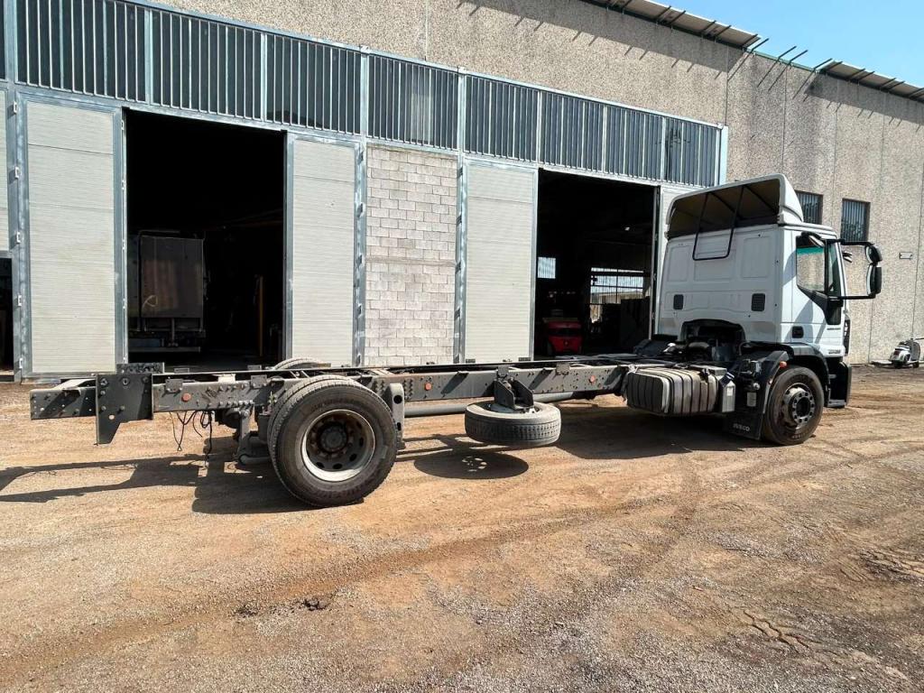 Iveco EUROCARGO 180-250 Photo 8