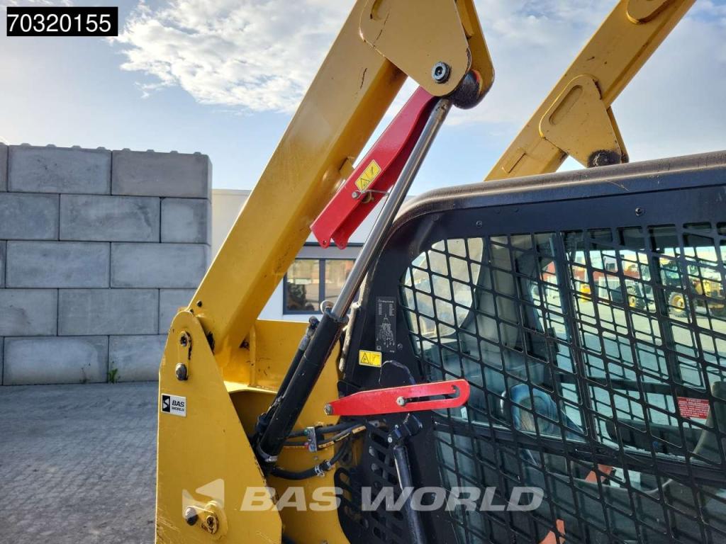Caterpillar 226 D3 Photo 11
