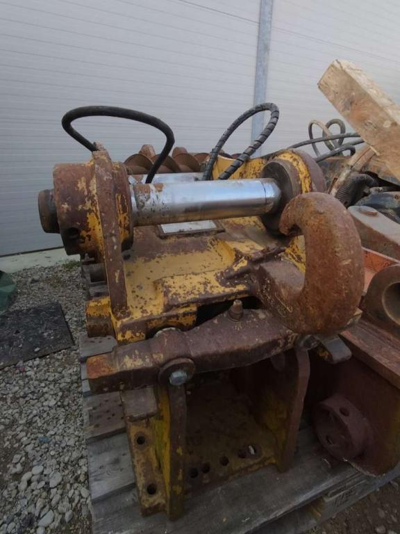 Caterpillar 323 Photo 1
