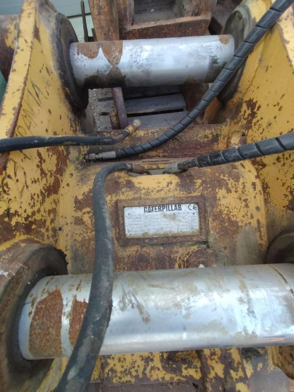Caterpillar 323 Photo 2