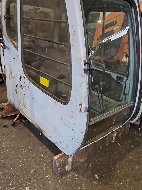 Cabine pour Fiat Hitachi ex215 Photo 2