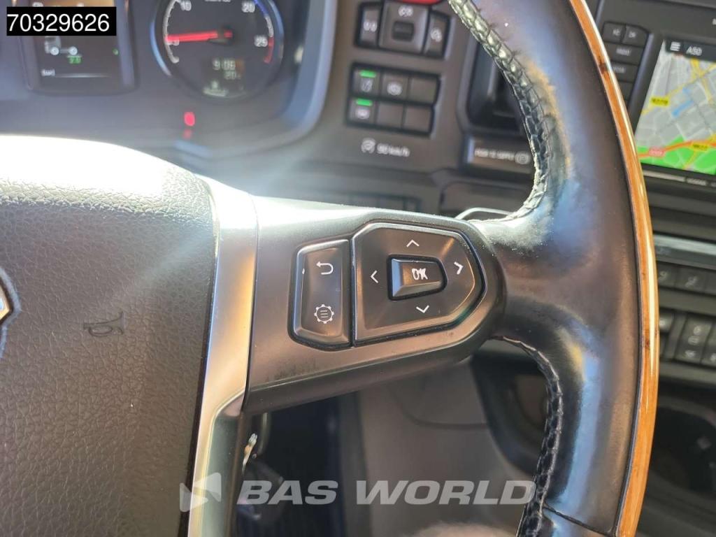 Scania P360 P 4X2 Daycab Navi Photo 24
