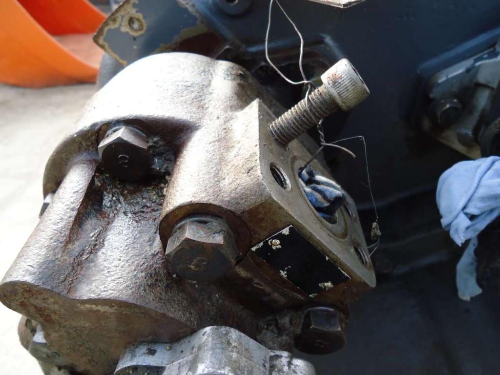 Pompe hydraulique pour outil pour Fiat Kobelco W270 Photo 2