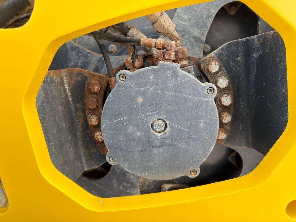 Bomag BW213D-5 Photo 13