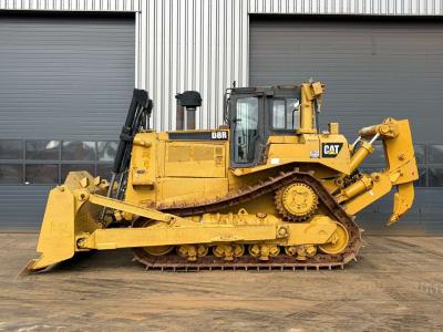 Caterpillar D8R Photo 1