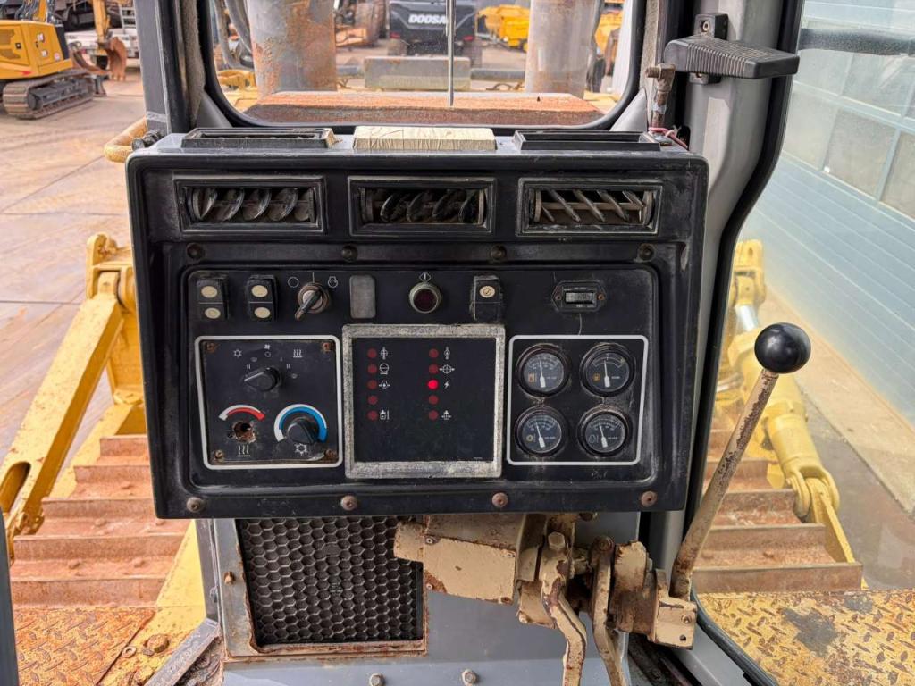 Caterpillar D8R Photo 23