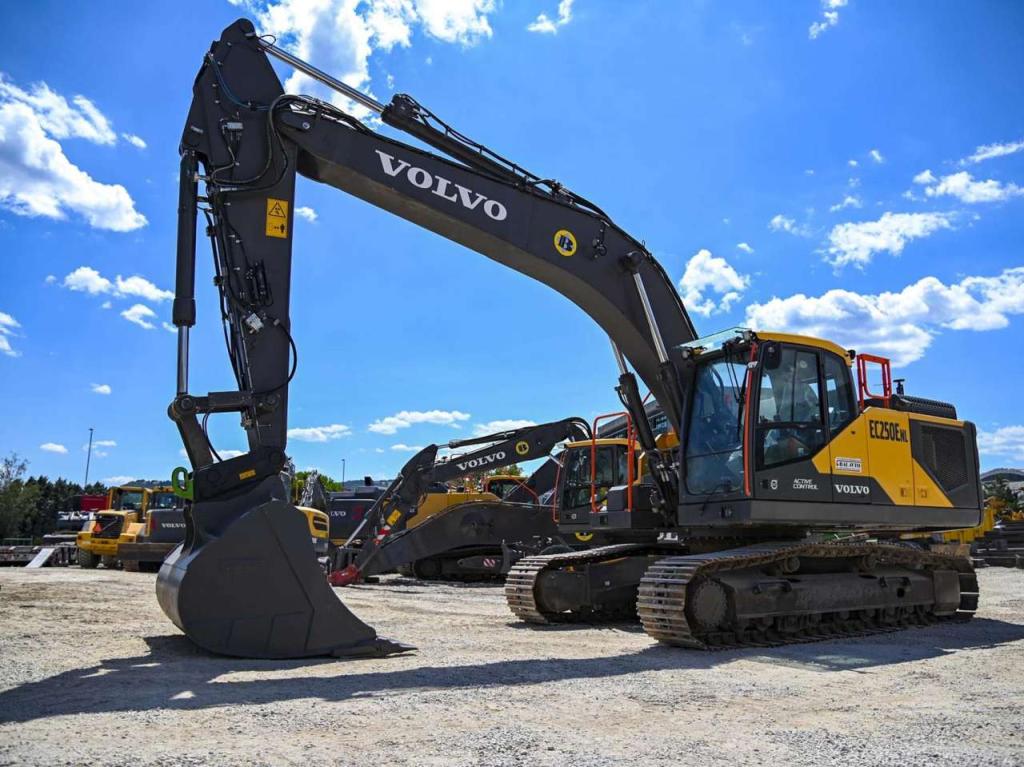 Volvo EC250ENL Photo 1