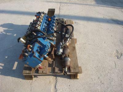 Distributeur hydraulique pour Fiat Hitachi 150W3 en vente par OLM 90 Srl
