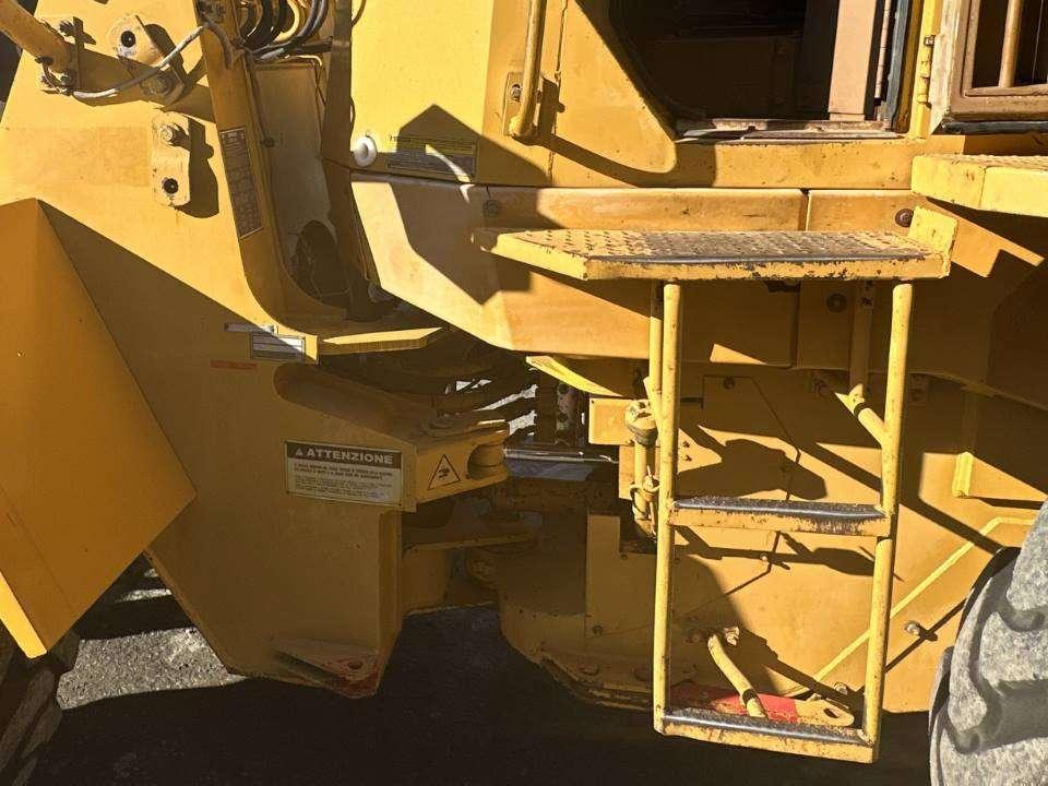 Caterpillar IT28B Photo 7
