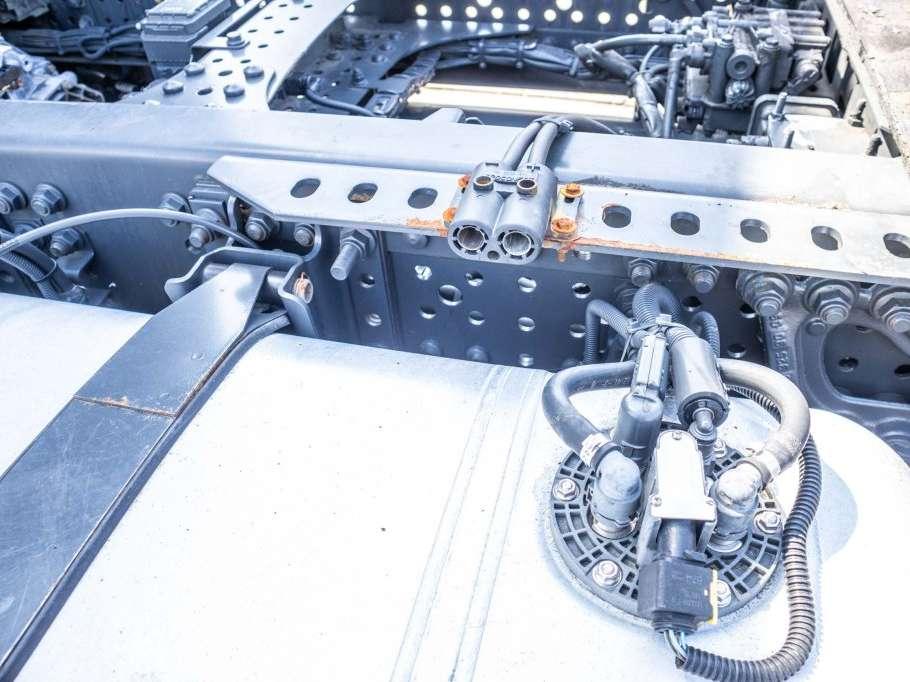 Mercedes-Benz ACTROS 1848 LS Photo 5