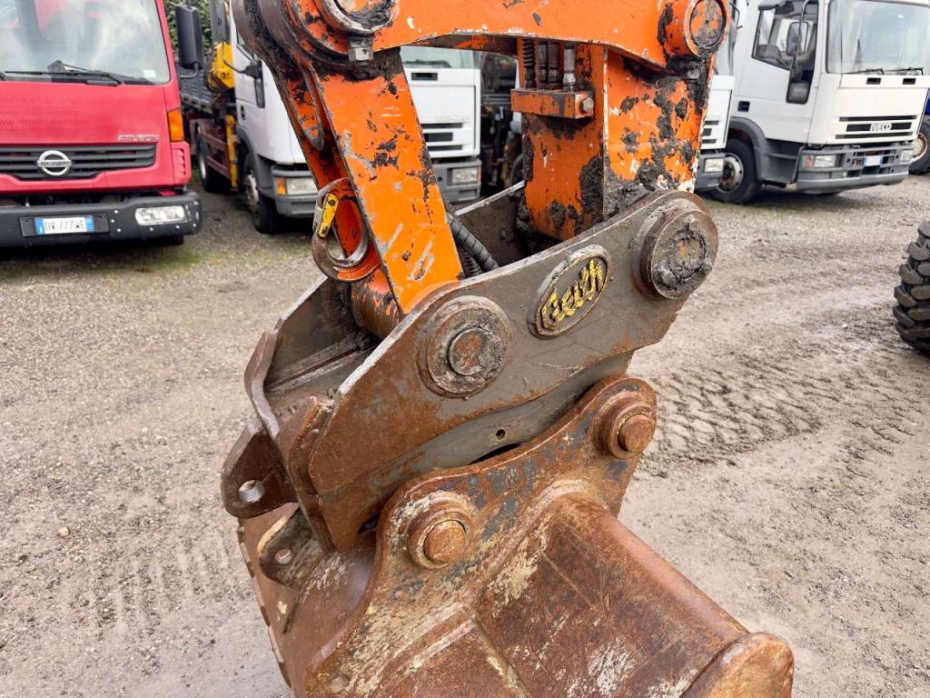 Hitachi ZX140-W3 Photo 7